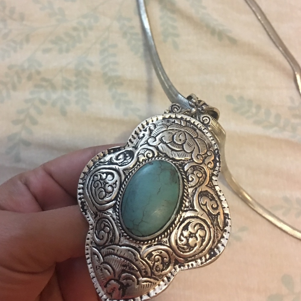 Brand new turquoise vintage style silver necklace